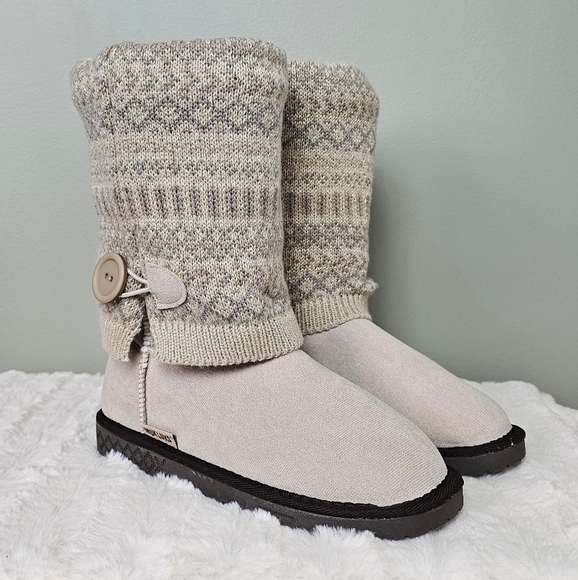 MUK LUKS Women's Janie Cozy Sweater Boot in Stone Lurex Print sz 7 - Picture 2 of 12